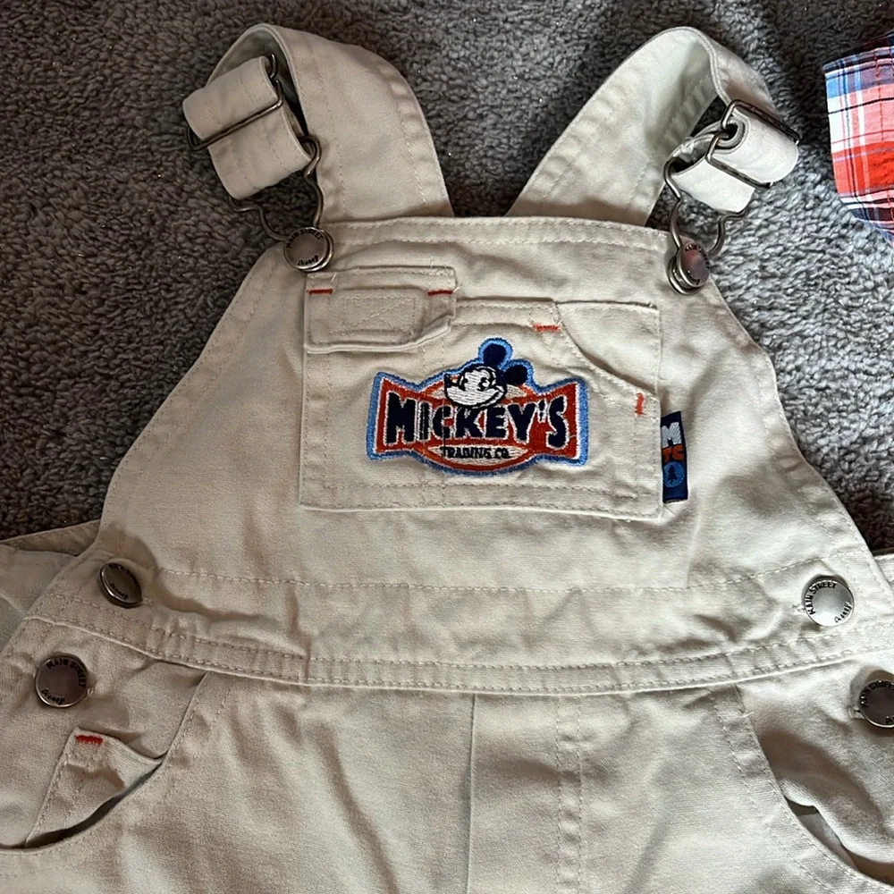 Disney outfit - Picture 2 of 10